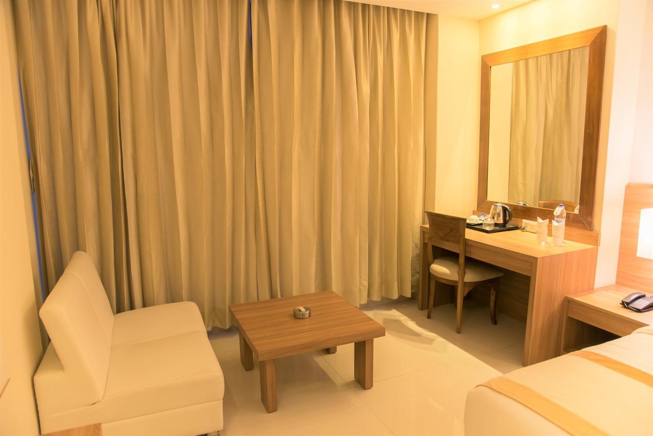 Sangai Continental Hotel Imphal Exterior photo
